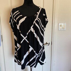 Worthington SZ 2X Black and White Print Top